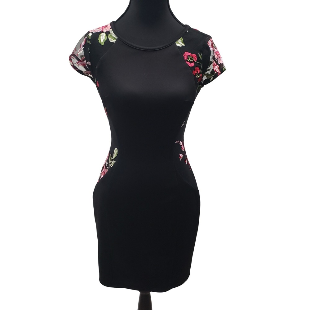 BCX Dress Black Floral‎ Embroidered Sheath Size 3